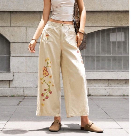 Boho Floral Embroidered Wide leg Cropped Jeans - Picture 3 of 6